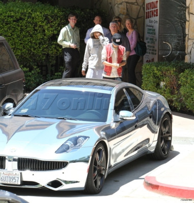 17.05 | Justin Bieber passeando em Los Angeles