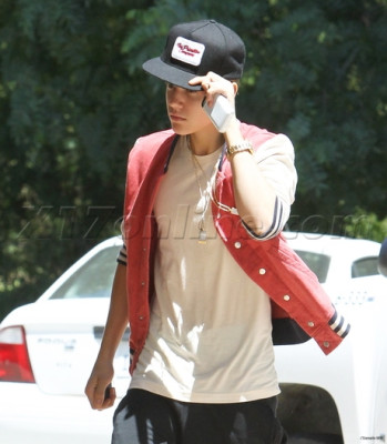 17.05 | Justin Bieber passeando em Los Angeles