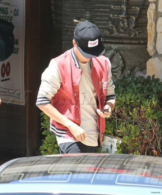 17.05 | Justin Bieber passeando em Los Angeles