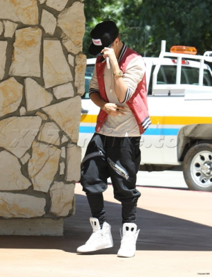 17.05 | Justin Bieber passeando em Los Angeles
