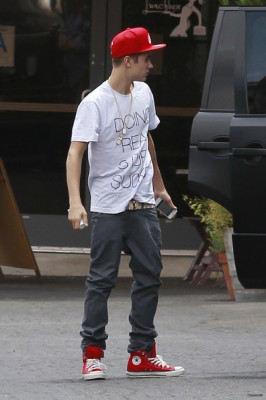 25.05 | Justin Bieber deixando estúdio em Los Angeles