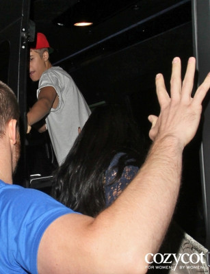 26.05 | Justin Bieber busca Selena Gomez em aeroporto