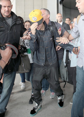 31.05 | Justin Bieber chegando em Paris
