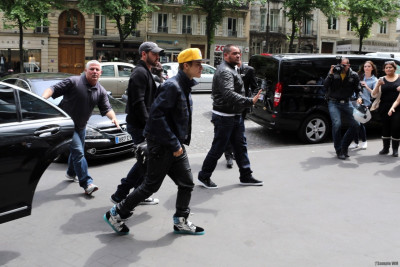 31.05 | Justin Bieber chegando em Paris