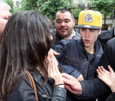 31.05 | Justin Bieber chegando em Paris