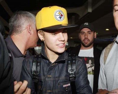 31.05 | Justin Bieber chegando em Paris