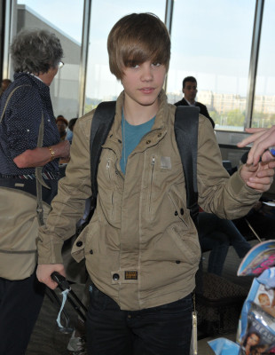 04.05 | Justin Bieber chegando no aeroporto em Washington