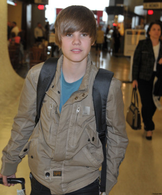 04.05 | Justin Bieber chegando no aeroporto em Washington