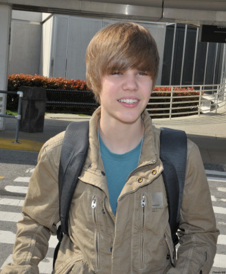 04.05 | Justin Bieber chegando no aeroporto em Washington