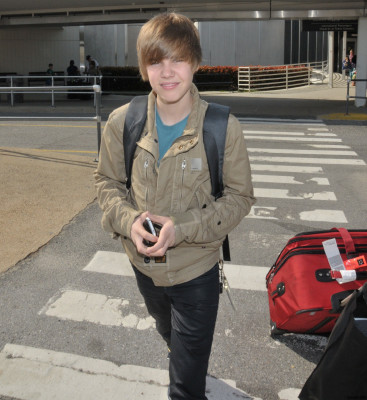 04.05 | Justin Bieber chegando no aeroporto em Washington