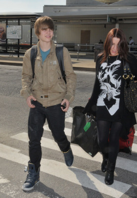 04.05 | Justin Bieber chegando no aeroporto em Washington