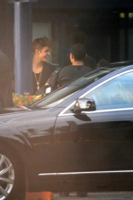 06.02 | Justin Bieber após show privado em Milão