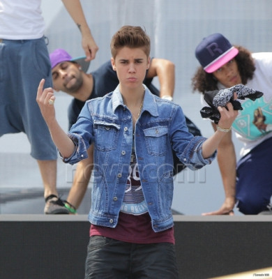 16.06 | Justin Bieber ensaiando para o MuchMusic Video Awards 2012