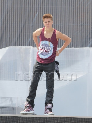 16.06 | Justin Bieber ensaiando para o MuchMusic Video Awards 2012