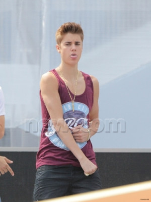 16.06 | Justin Bieber ensaiando para o MuchMusic Video Awards 2012
