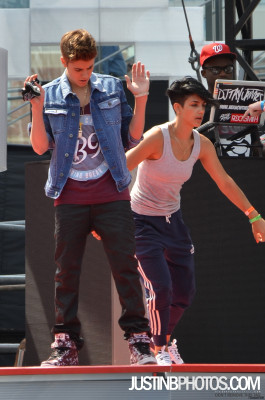 16.06 | Justin Bieber ensaiando para o MuchMusic Video Awards 2012