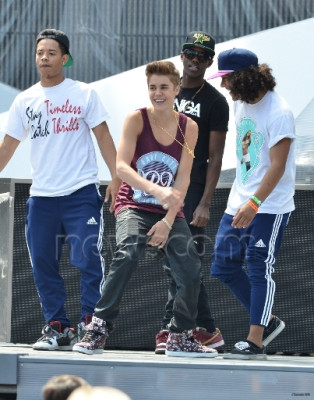 16.06 | Justin Bieber ensaiando para o MuchMusic Video Awards 2012