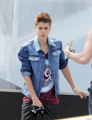 16.06 | Justin Bieber ensaiando para o MuchMusic Video Awards 2012