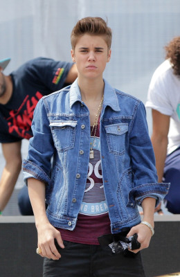 16.06 | Justin Bieber ensaiando para o MuchMusic Video Awards 2012