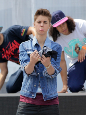16.06 | Justin Bieber ensaiando para o MuchMusic Video Awards 2012
