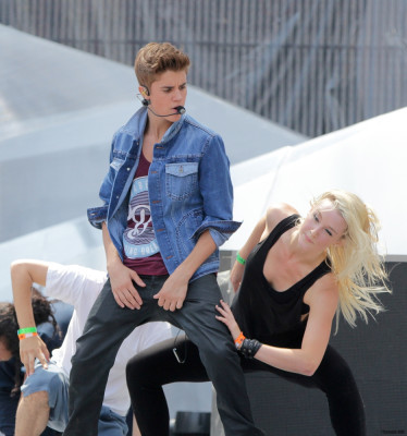 16.06 | Justin Bieber ensaiando para o MuchMusic Video Awards 2012