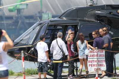 16.06 | Justin Bieber e Selena Gomez deixando o ensaiando para o MuchMusic Video Awards 2012
