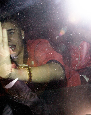 26.06 | Justin Bieber deixando o Chateau Marmont em Los Angeles