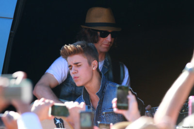27.06 | Justin Bieber deixando os estúdios do The Tonight Show