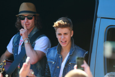 27.06 | Justin Bieber deixando os estúdios do The Tonight Show