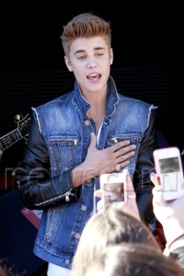 27.06 | Justin Bieber deixando os estúdios do The Tonight Show