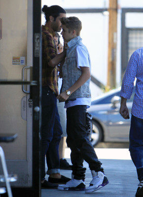 29.06 | Justin Bieber deixando restaurante em LA