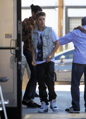 29.06 | Justin Bieber deixando restaurante em LA