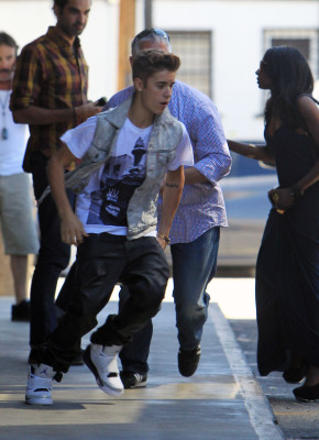 29.06 | Justin Bieber deixando restaurante em LA