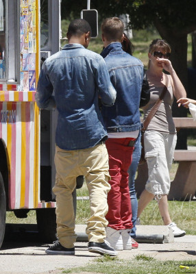 30.06 | Justin Bieber, Selena Gomez Khalil em Encino, Califórnia
