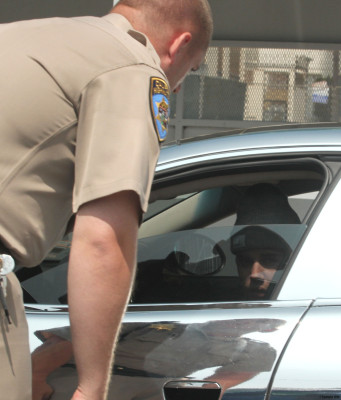 07.06 | Justin Bieber sendo multado por excesso de velocidade em Los Angeles