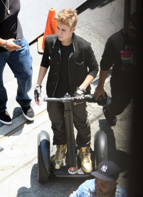 07.06 | Justin Bieber nos bastidores do clipe de As Long As You Love Me