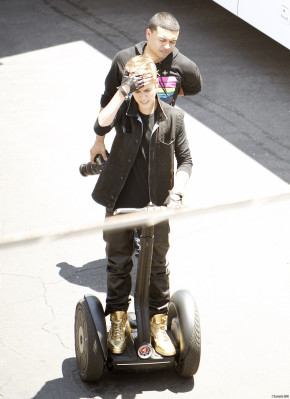 07.06 | Justin Bieber nos bastidores do clipe de As Long As You Love Me