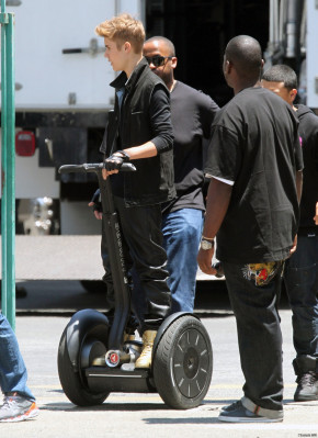 07.06 | Justin Bieber nos bastidores do clipe de As Long As You Love Me