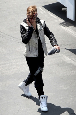 07.06 | Justin Bieber nos bastidores do clipe de As Long As You Love Me