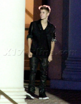 07.06 | Justin Bieber nos bastidores do clipe de As Long As You Love Me