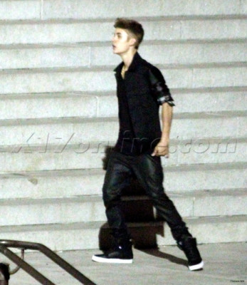 07.06 | Justin Bieber nos bastidores do clipe de As Long As You Love Me