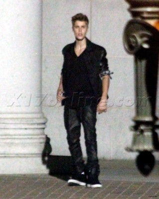 07.06 | Justin Bieber nos bastidores do clipe de As Long As You Love Me