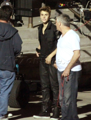 07.06 | Justin Bieber nos bastidores do clipe de As Long As You Love Me