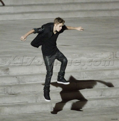 07.06 | Justin Bieber nos bastidores do clipe de As Long As You Love Me