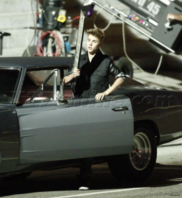 07.06 | Justin Bieber nos bastidores do clipe de As Long As You Love Me