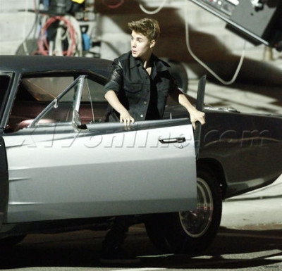 07.06 | Justin Bieber nos bastidores do clipe de As Long As You Love Me