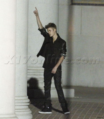 07.06 | Justin Bieber nos bastidores do clipe de As Long As You Love Me