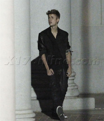 07.06 | Justin Bieber nos bastidores do clipe de As Long As You Love Me