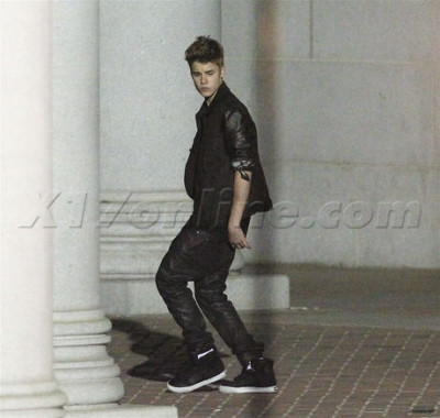 07.06 | Justin Bieber nos bastidores do clipe de As Long As You Love Me