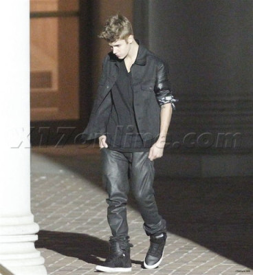 07.06 | Justin Bieber nos bastidores do clipe de As Long As You Love Me